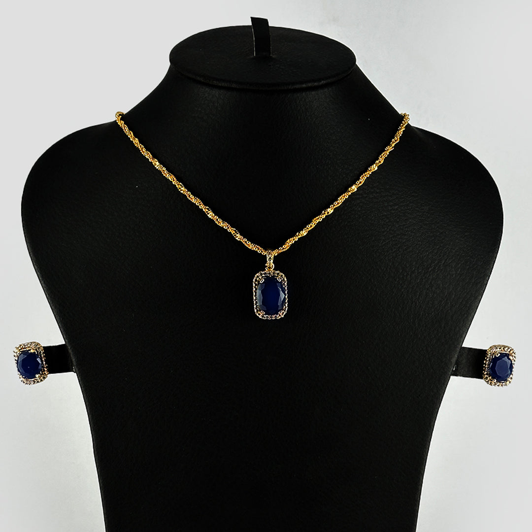 (Shimmer elegance) shown in close up from Al Musk Jewellery collection.