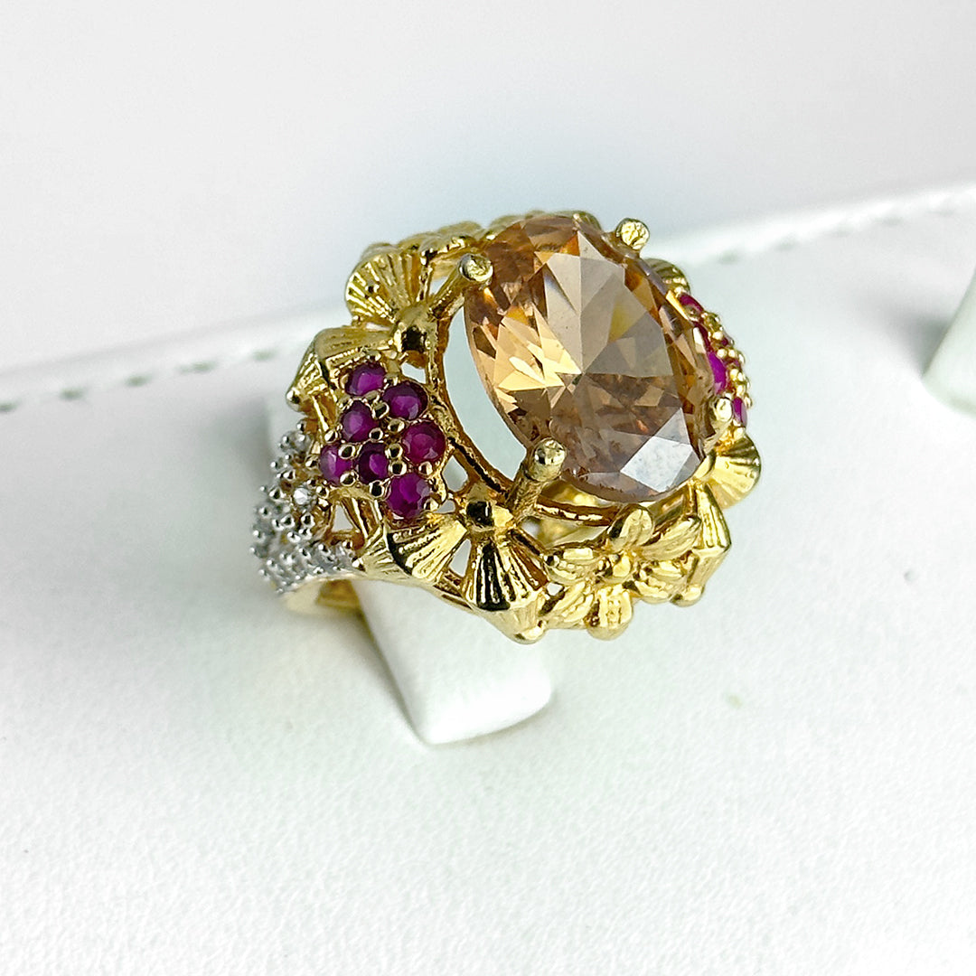 Another closeup showing intricate details of Al Musk Jewellery's (Majestic Gems).