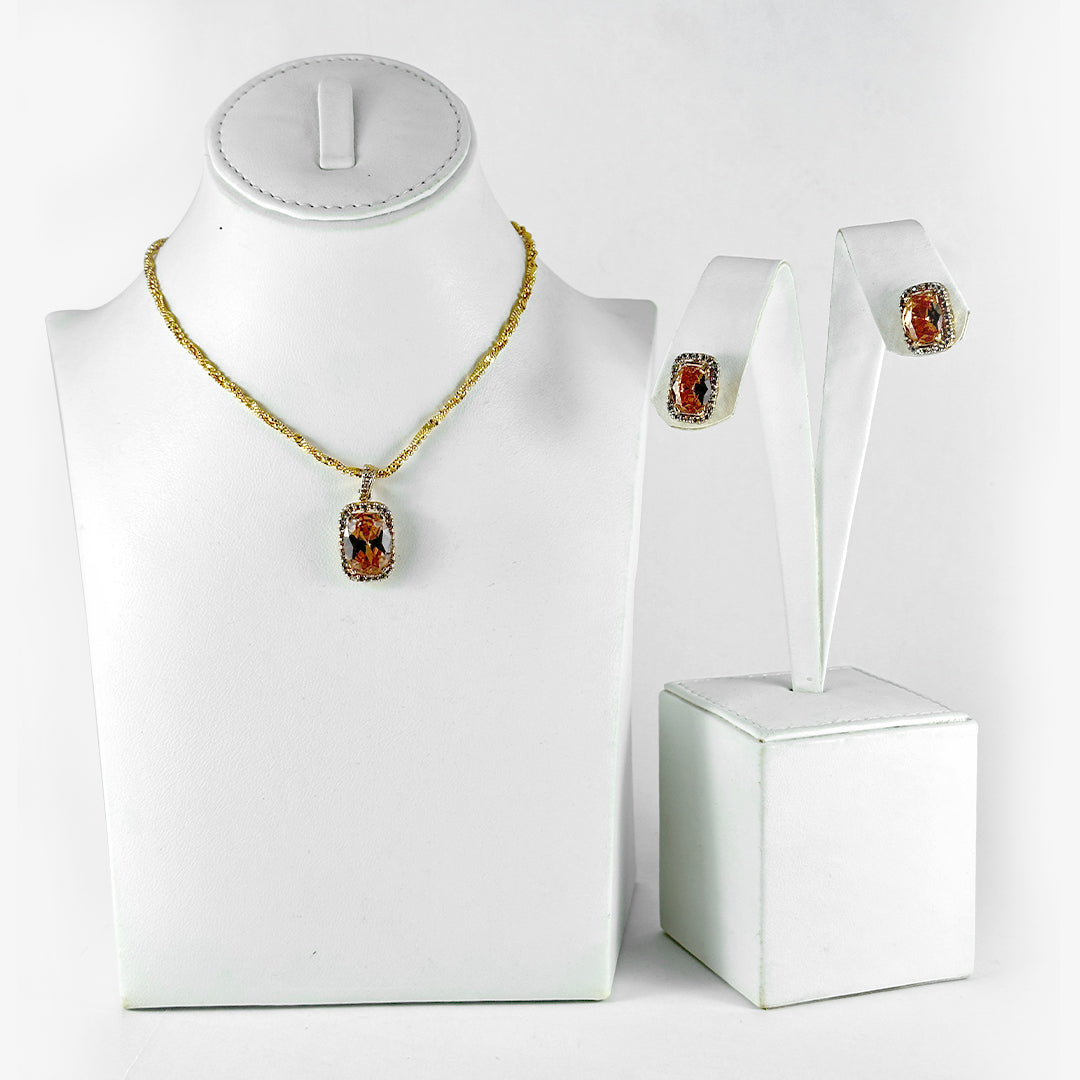 Another closeup showing intricate details of Al Musk Jewellery's (Shimmer elegance).