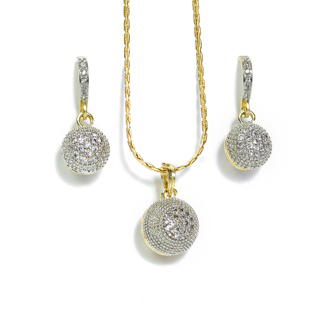  (Radiance Duo) shown in close up from Al Musk Jewellery collection.