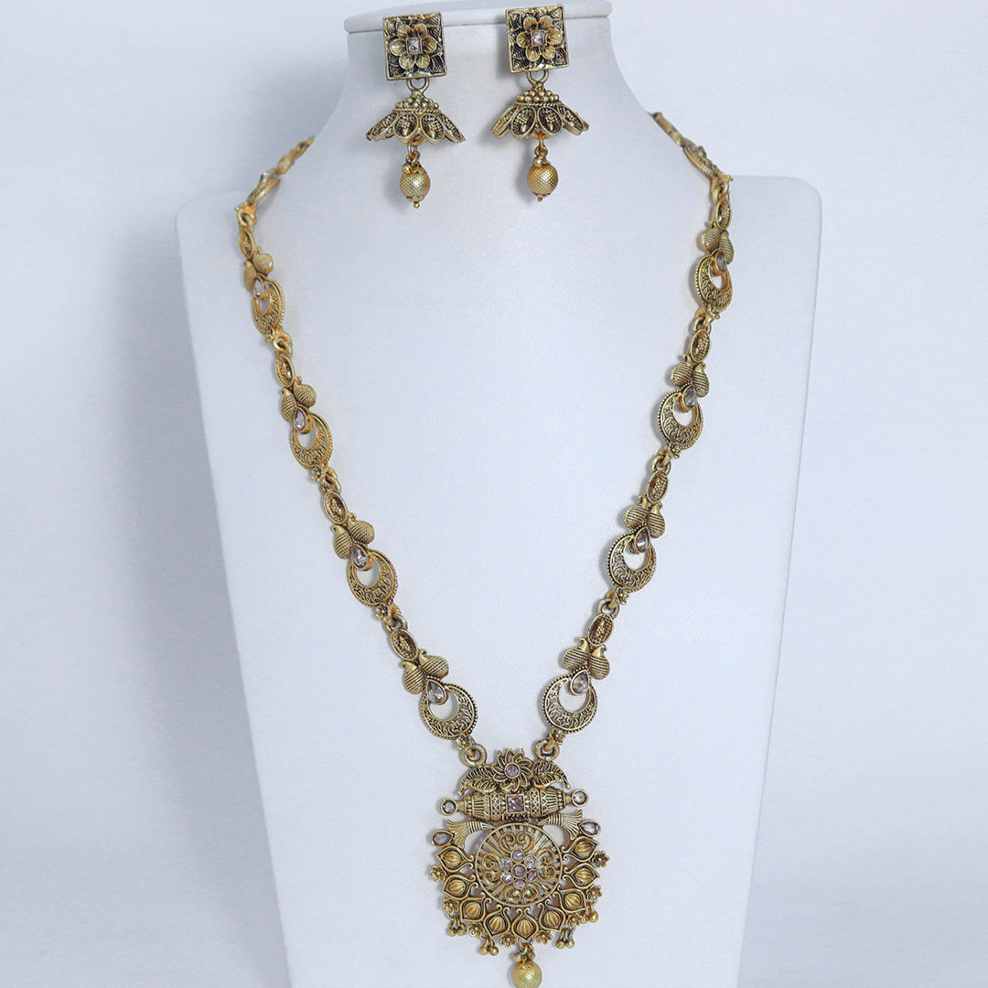 (Vintage Royal) shown in close up from Al Musk Jewellery collection.