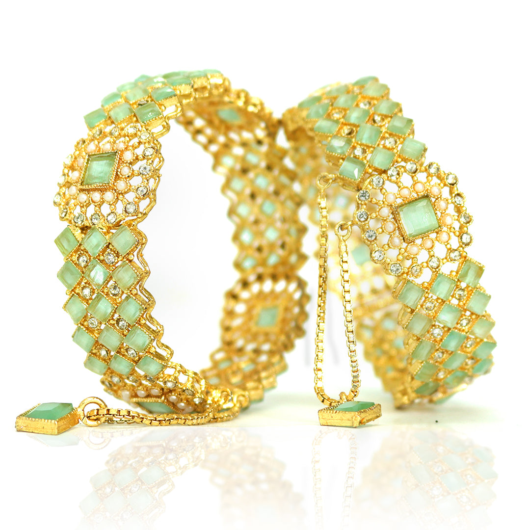 Another closeup showing intricate details of Al Musk Jewellery's (Delight Bangles).