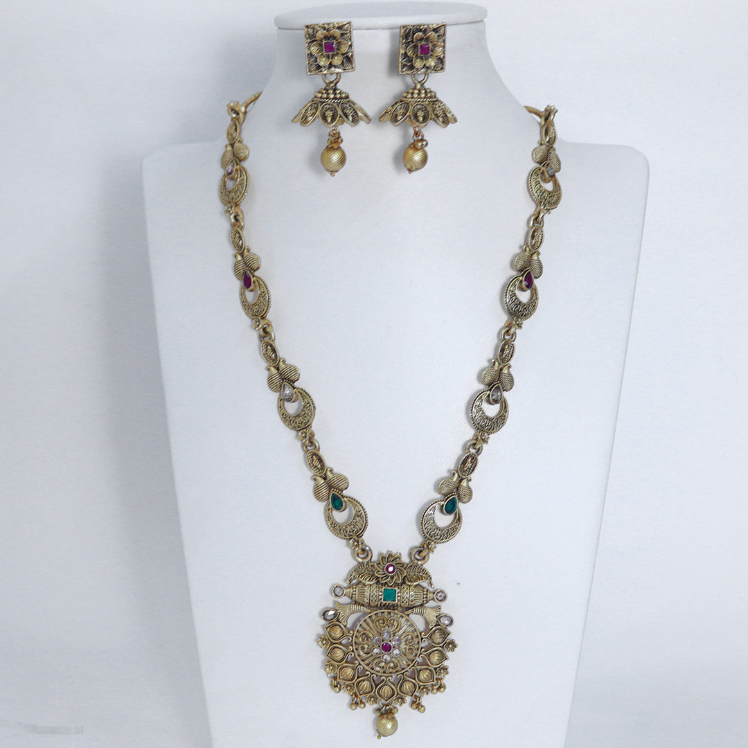 Image of (Vintage Royal) from an exquisite collection by Al Musk Jewellery.