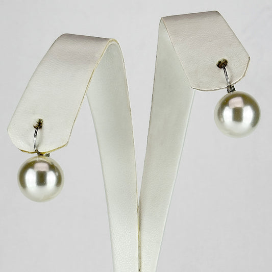 Image of (Lustrous Pearl Circles) from an exquisite collection by Al Musk Jewellery.
