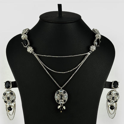 (Ornate Legacy) shown in close up from Al Musk Jewellery collection.