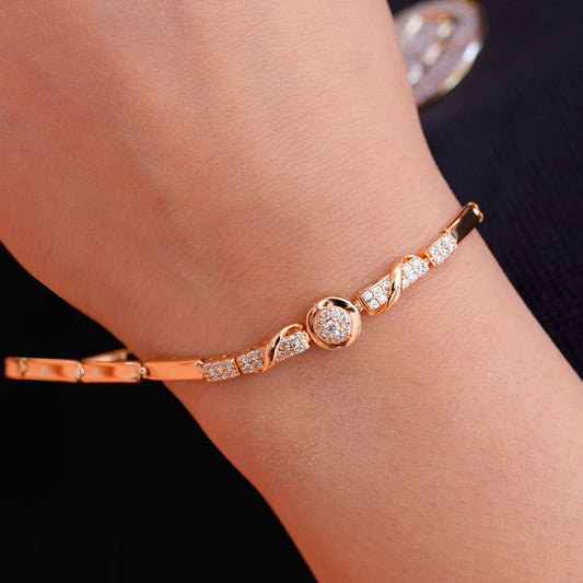 Image of (Dynamic Bracelet) from an exquisite collection by Al Musk Jewellery.