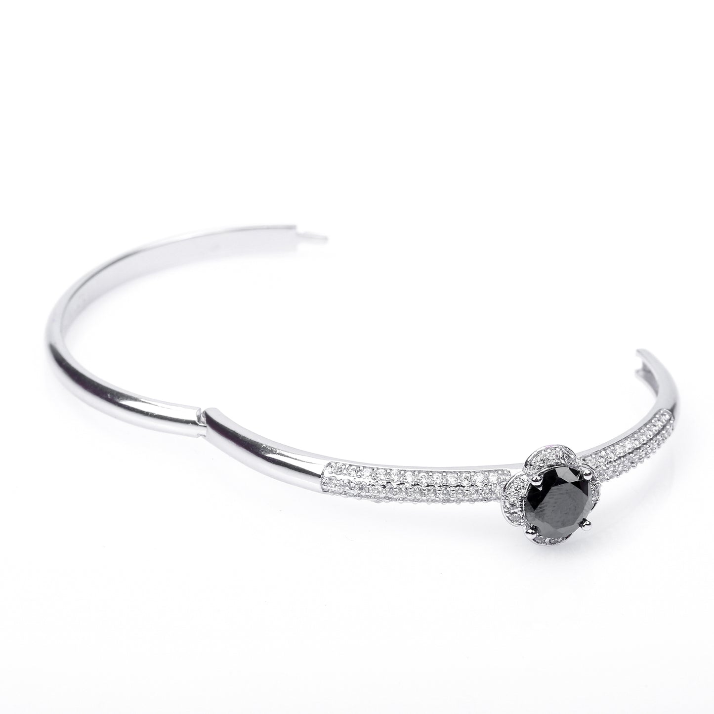  Another closeup showing intricate details of Al Musk Jewellery's (Stunning Bracelet).