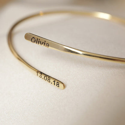 Image of (Sleek Cuff) from an exquisite collection by Al Musk Jewellery.