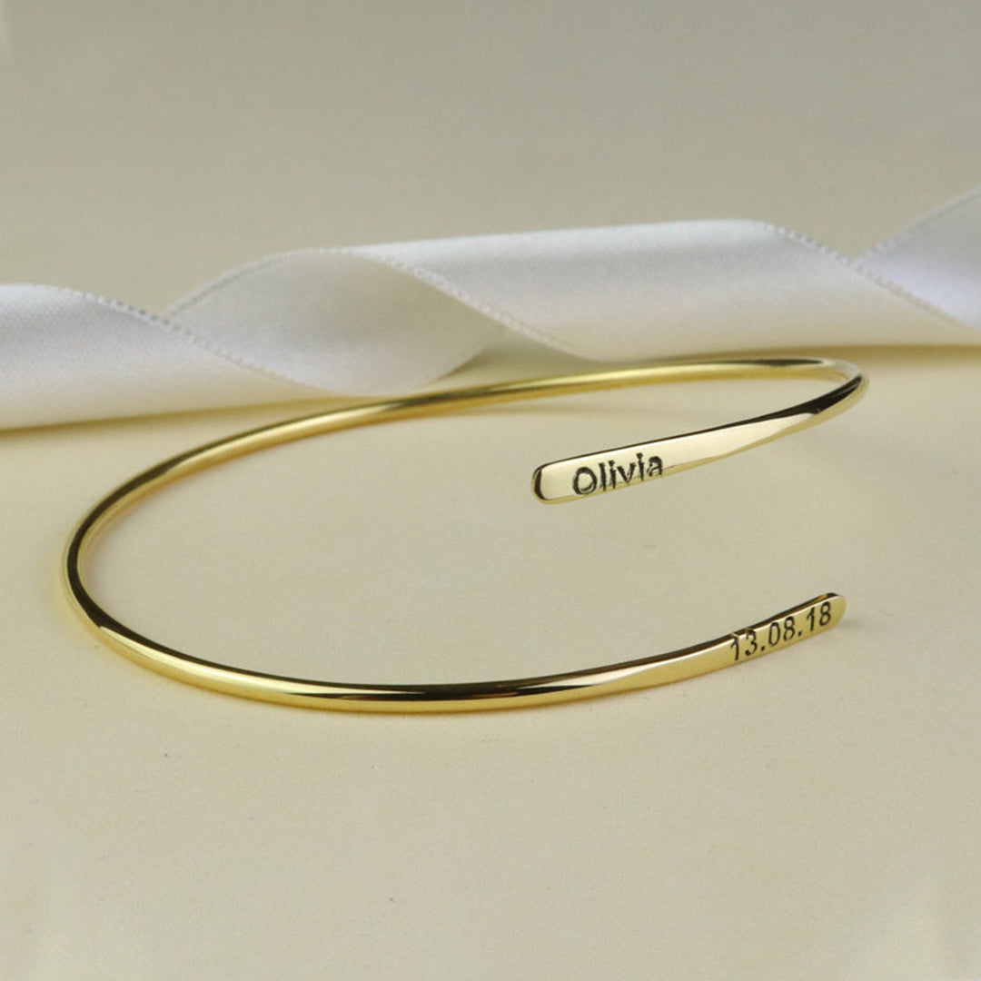  (Sleek Cuff) shown in close up from Al Musk Jewellery collection.